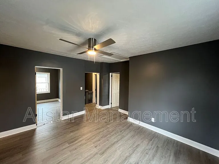 760 W 9th St — Photo 20