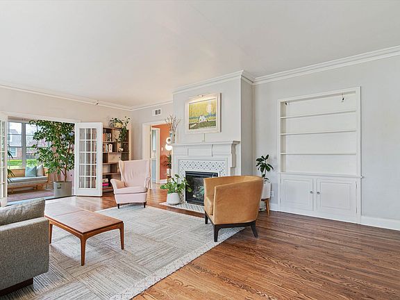 3rd image of 1883 N Rainbow Dr
