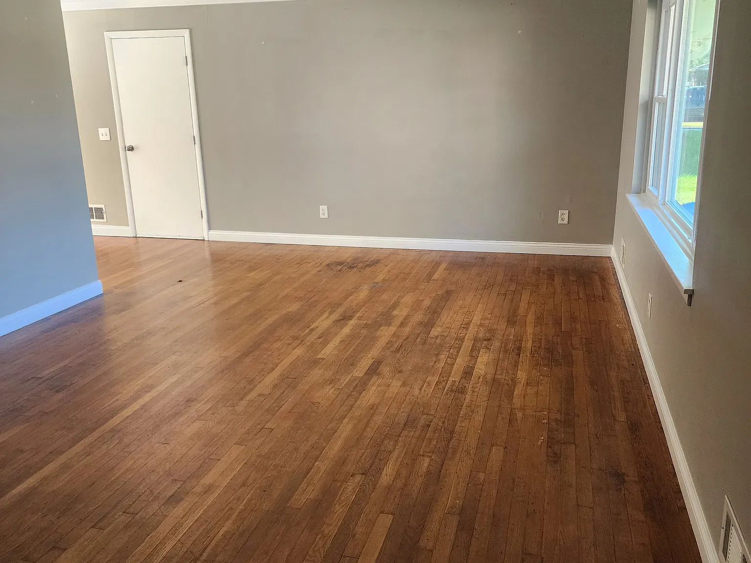 3 bed, 1.5 bath, 1100 sqft, $1,600 — Photo 4