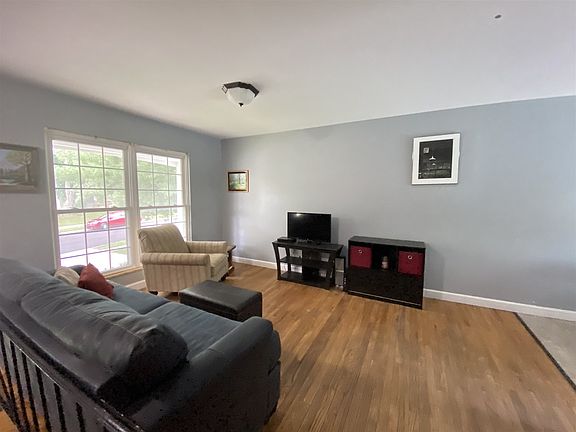 4th image of 3732 W Fairington Dr