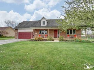 8300 Galloway Dr, Lambertville, MI 48144