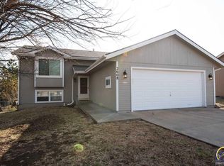 2608 SW Bingham Ct, Topeka, KS 66614