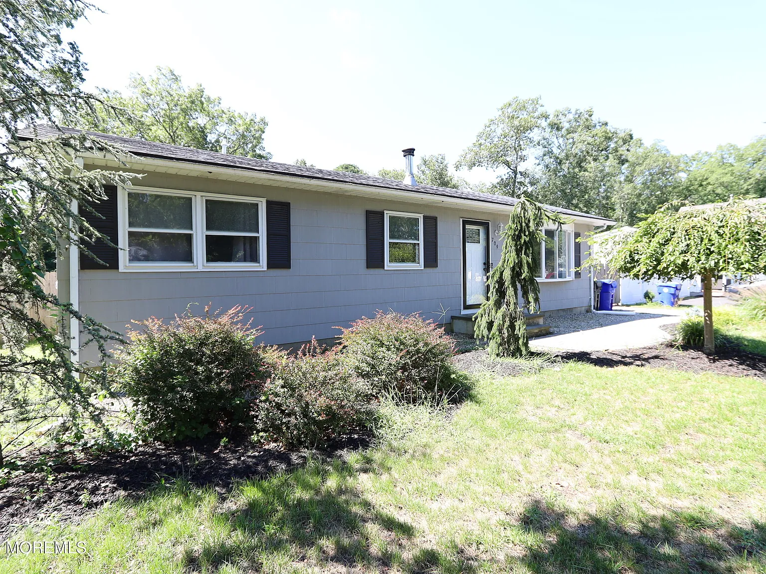 3 bed, 1056 sqft, $3,000 — Photo 3