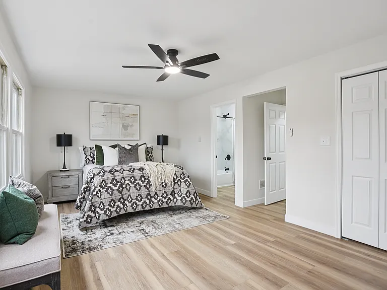 1357 S Lake Sherwood Dr — Photo 17