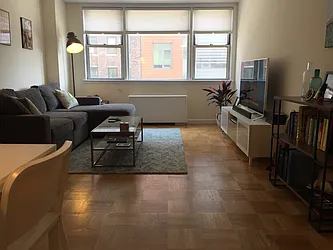 Rented by W Brothers Brokerage LLC