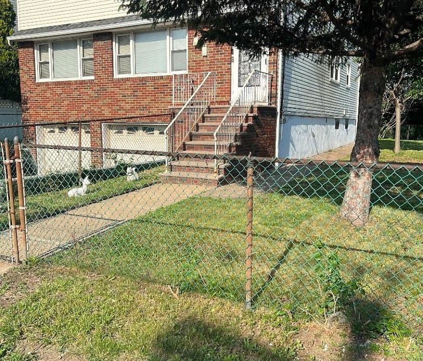 1st image of 430 Clarkson Ave