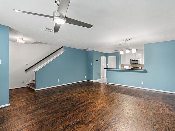 3rd image of 1919 Bailey St