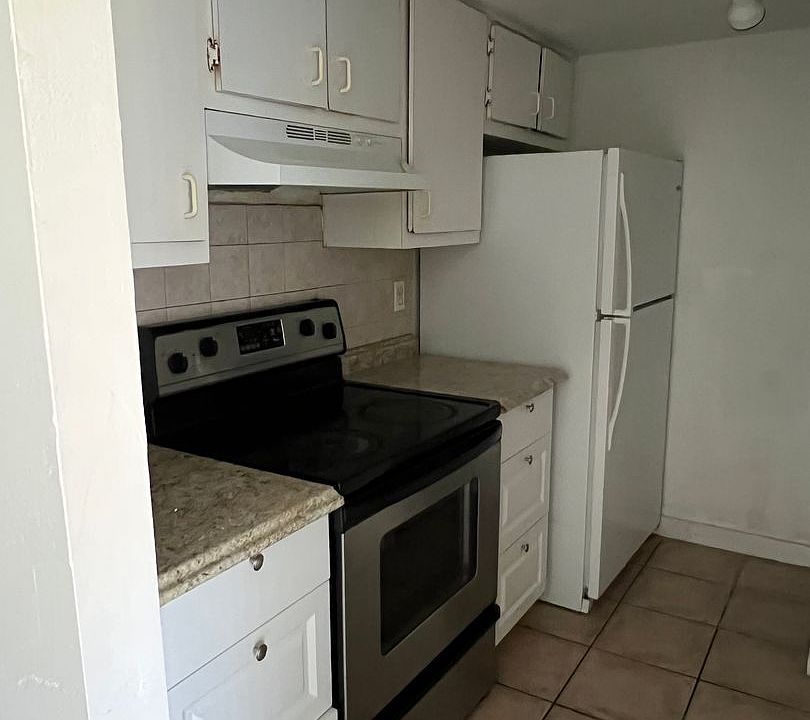 1st image of 863 Sky Lake Cir APT B