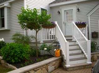 14 Roosevelt Pl, Newburyport, MA 01950