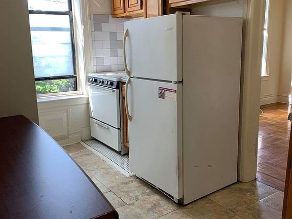 4th image of 1405 71st St APT A4