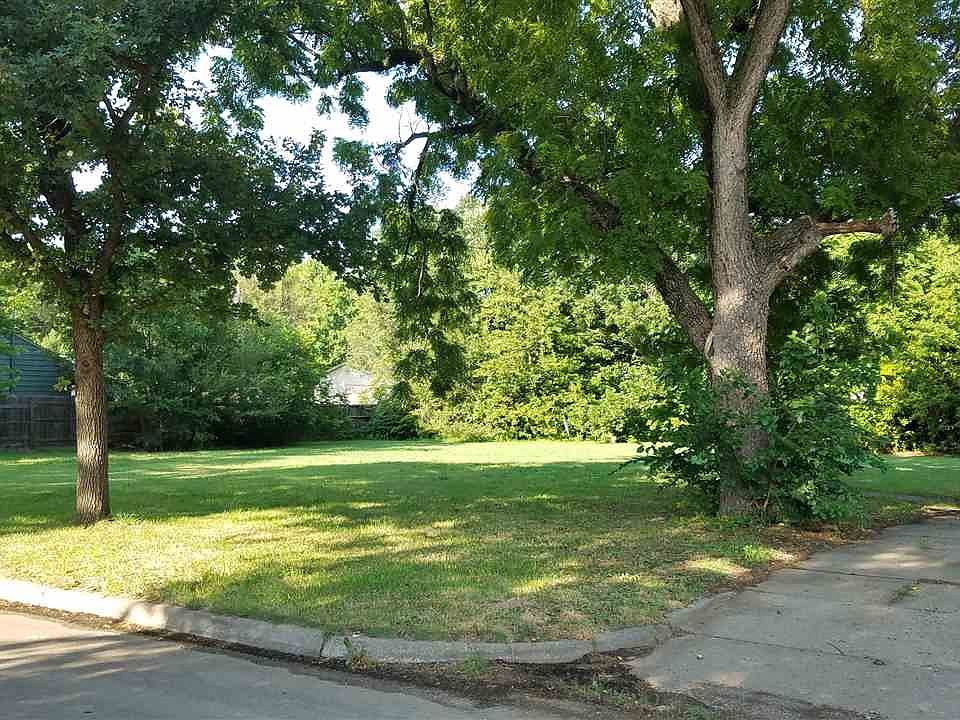 2nd image of 756 N Mount Carmel St