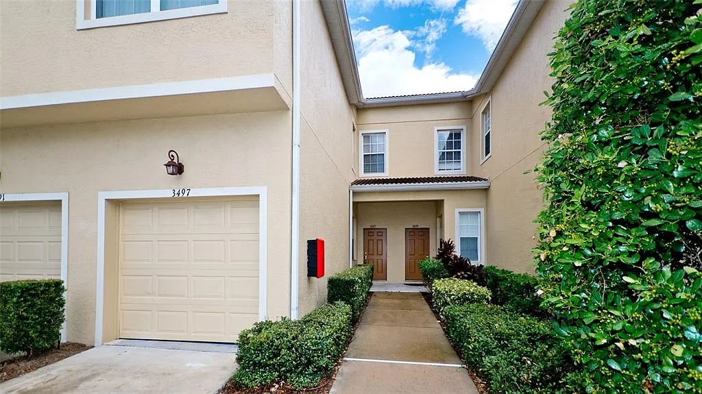 3 bed, 2.5 bath, 1776 sqft, $1,895 — Photo 1
