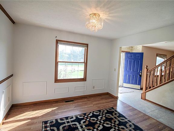 4th image of 1698 Maxwell Blvd
