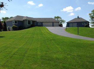 W274N9028 Lake Five Rd, Hartland, WI 53029