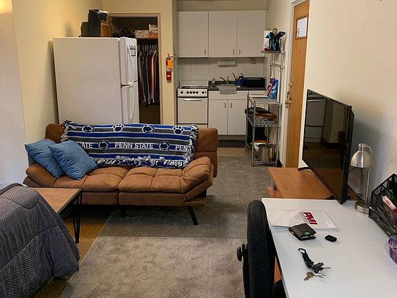 4th image of 204 E Hamilton Ave #7