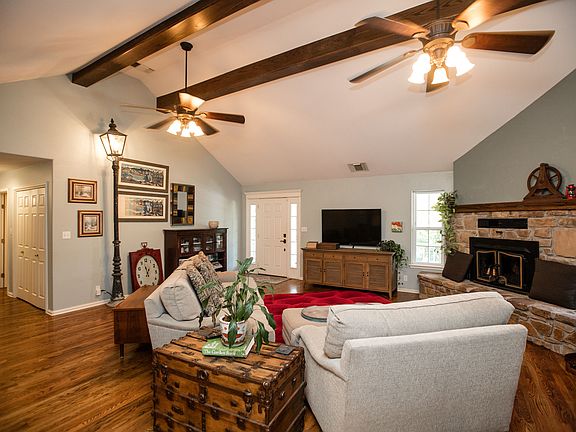 4th image of 21552 S Glenwood Dr
