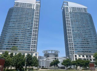 36 Lee Centre Dr #2001, Toronto, ON M1H 3K2