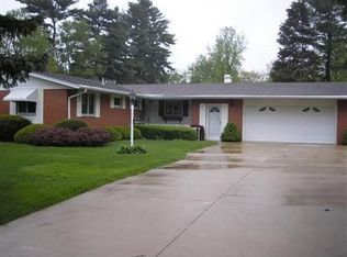 324 Green Acres Dr, Xenia, OH 45385