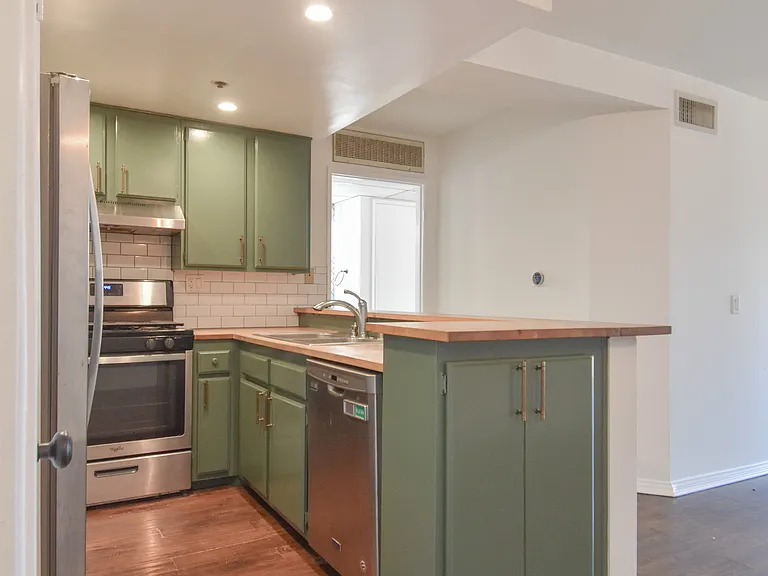 5143 Bakman Ave #206 — Photo 16
