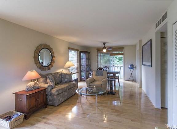 4th image of 23439 Stonehenge Blvd #1