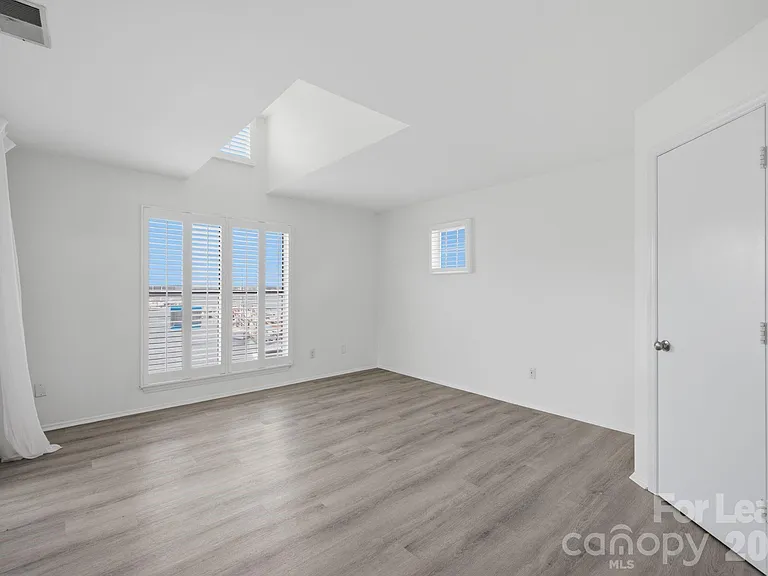 18883 Vineyard Point Ln — Photo 9