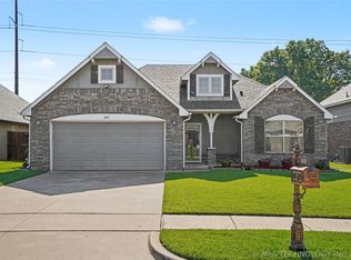 2433 S Maple Ave, Broken Arrow, OK 74012