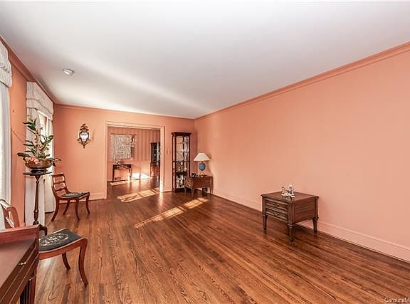 5th image of 5800 Lansing Dr