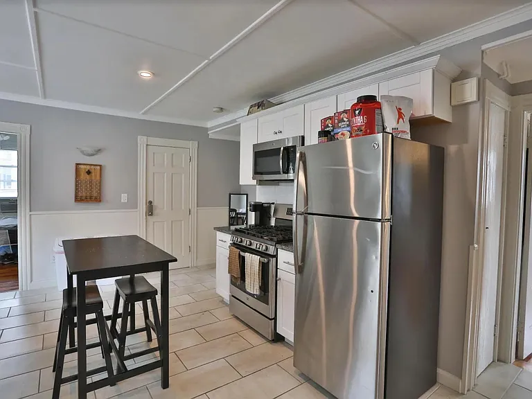 17 Forest Ave #2 — Photo 6