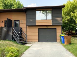 1509 Orchard Dr, Brookings, SD 57006