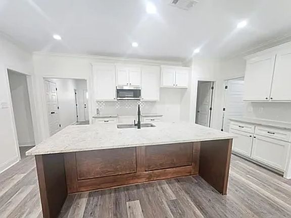 3rd image of 177 Buck Run Dr E