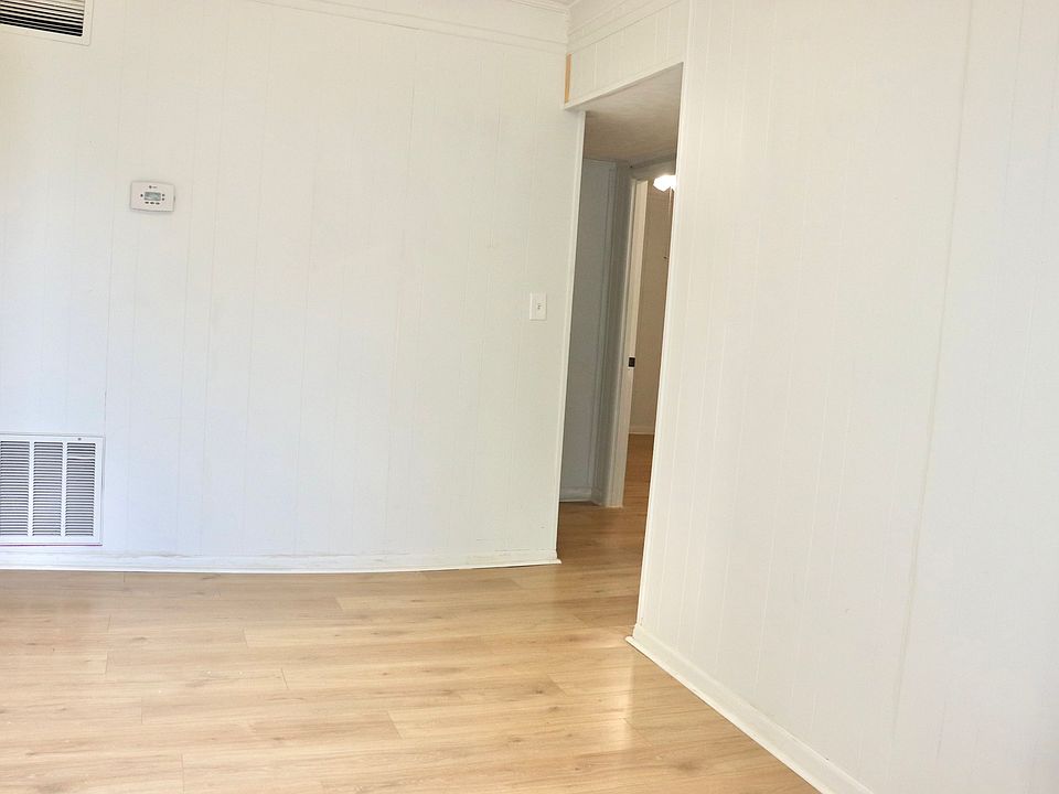 2nd image of 104 E 6th St