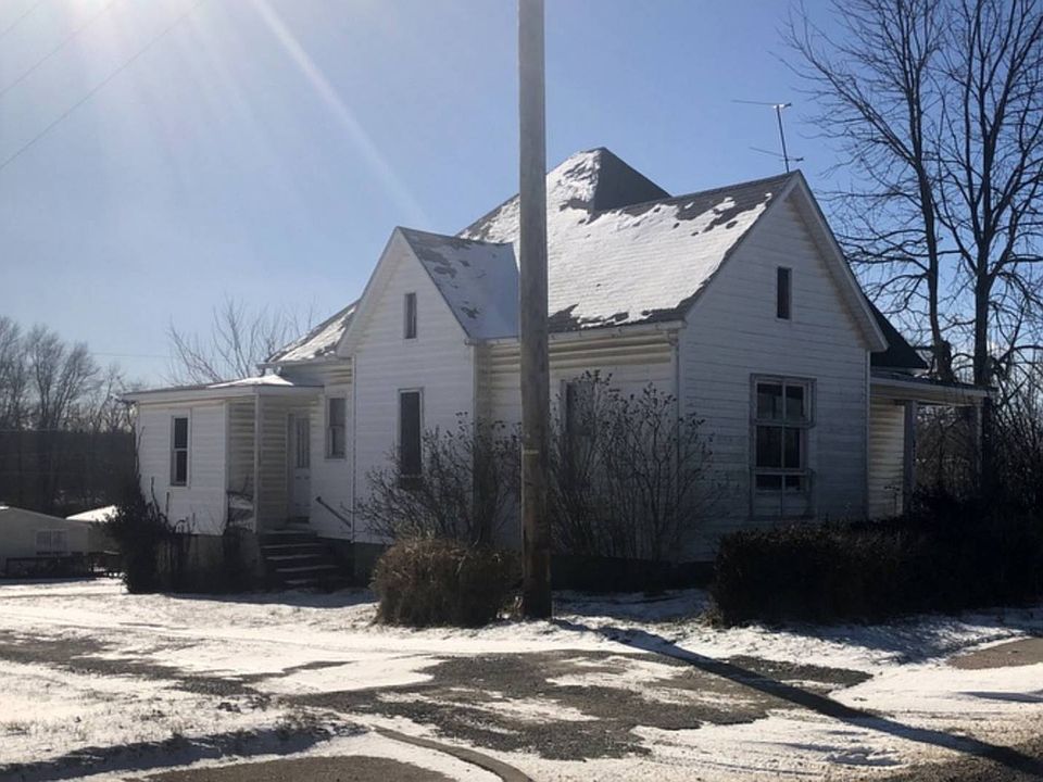 1st image of 377 E Broadway St