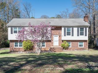 2305 Applegate Dr, Concord, NC 28027