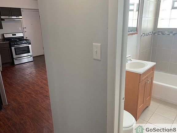 3rd image of 7848 S Coles Ave