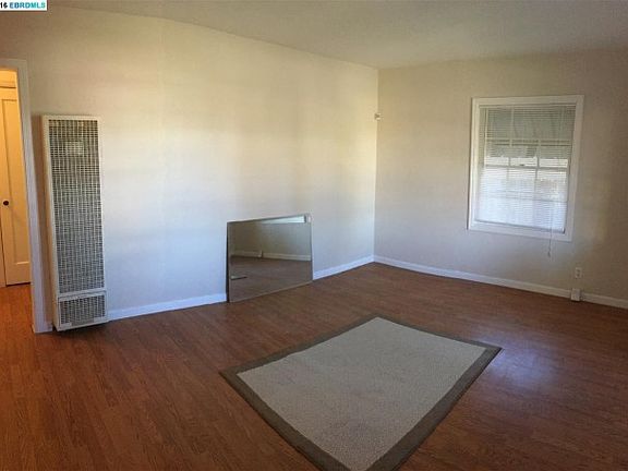 4th image of 817 W 11th St