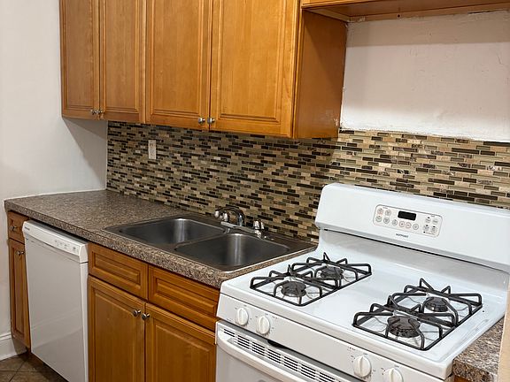 3rd image of 501 W 184th St APT 1D