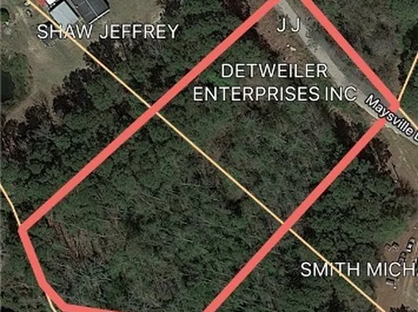 Maysville Ln, Tar Heel, NC 28392