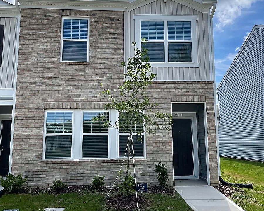 1st image of 2111 Glen Crossing Dr