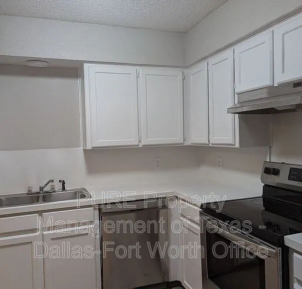 819 Betty Ct #B — Photo 8