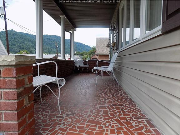 Relaxing front porch