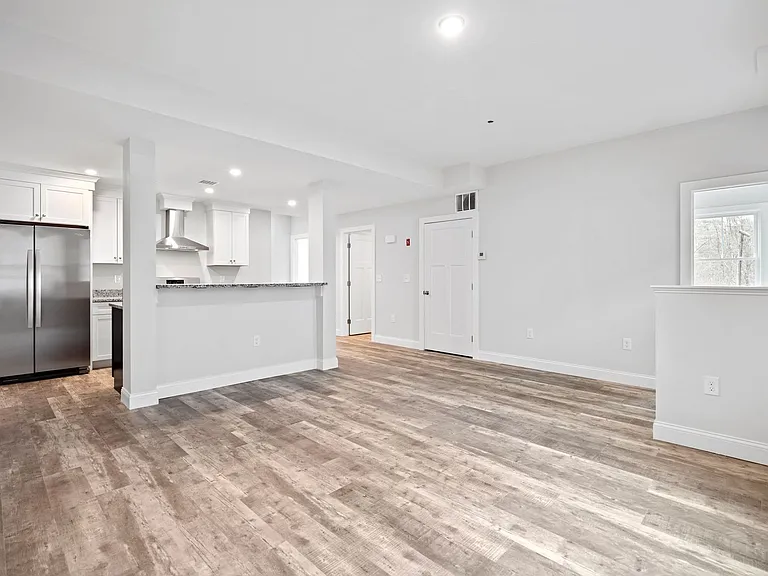 Paul's Place — Photo 30