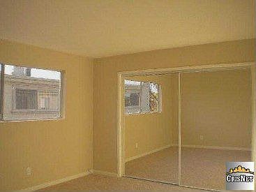 5th image of 20147 Cohasset St Unit 2