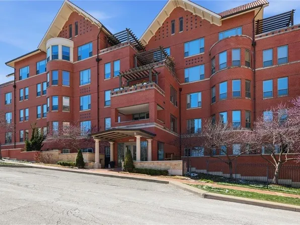 4900 Central 305 St, Kansas City, MO 64112