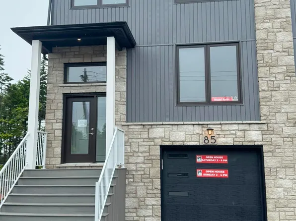 85 Simona Dr, Dartmouth, NS B2X 0E1