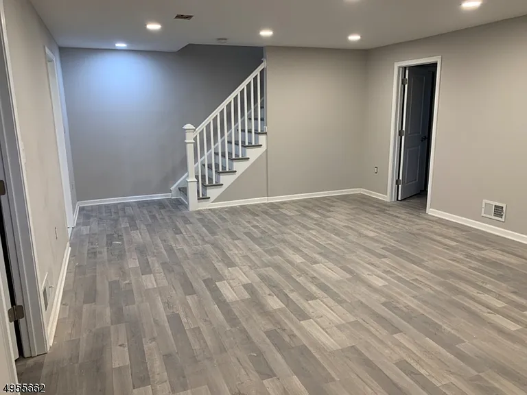 114 Brandywyne Dr — Photo 18