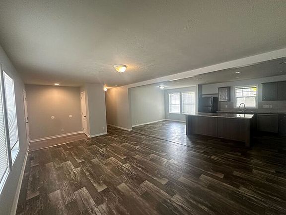 3rd image of 47 Bluebird Hill Dr #8