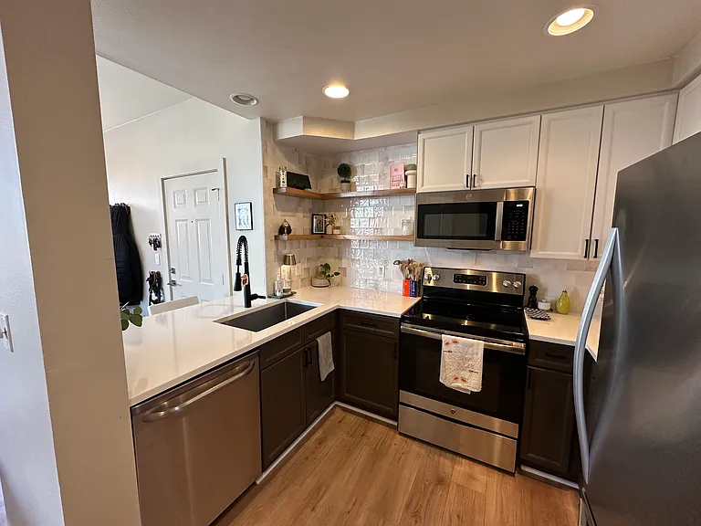 2818 Syracuse St #221 — Photo 31