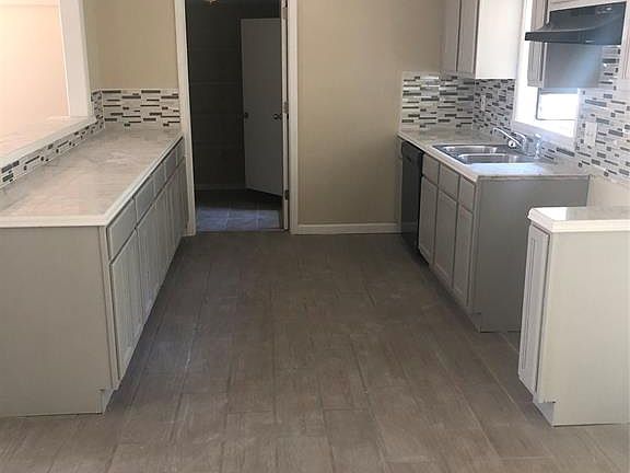 5th image of 801 Joryne Dr