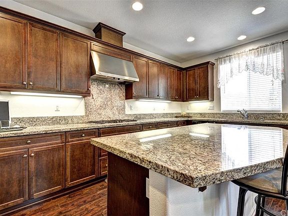 4th image of 308 W Weeping Willow Ave