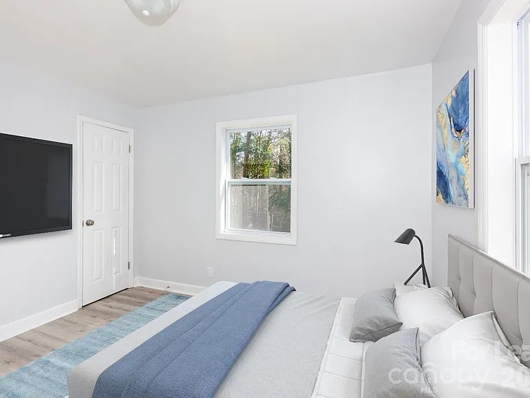4517 Helena St — Photo 8